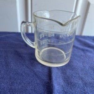 Hazel Atlas 3 spout - 1-cup measuring cup.